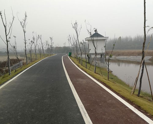 河道整治及堤頂?shù)缆饭こ?></div><p class="text-more">河道整治及堤頂?shù)缆饭こ?/p></a></li>            
                
            <li id="xh1j55xz"    class="xb3 xl6 layui-col-lg4 layui-col-xs6"><a href="/pho/gcyj7.html" target="_blank"><div   id="xh1j55xz"   class="auto-img"><img src="/editor/attached/image/20191205/20191205155134_20972.jpg" alt=